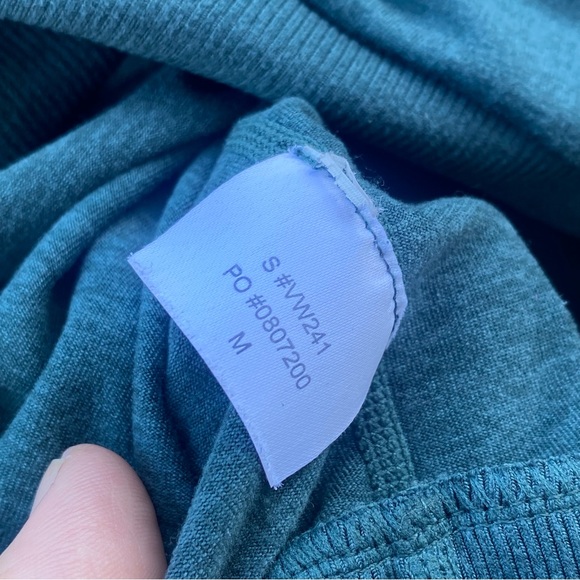 Vuori Long Sleeve Halo Crew DreamKnit Pullover Se Spray 
Heather Size M - Picture 3 of 5